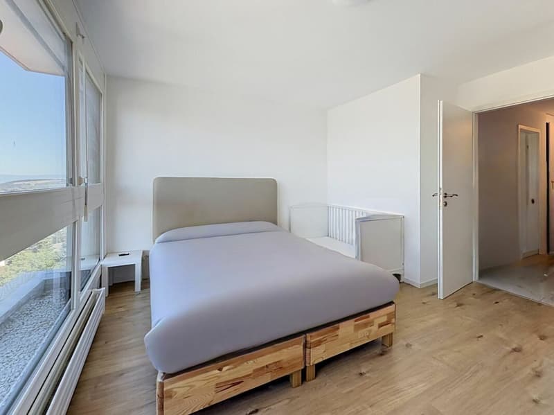 Charmant 4,5 pièces rénové avec balcon et vue sur la cathédrale (7)