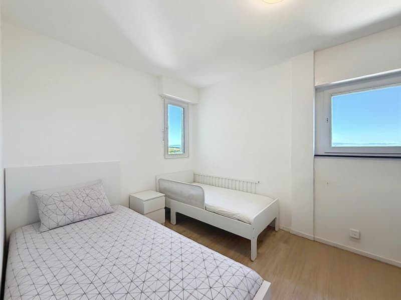Charmant 4,5 pièces rénové avec balcon et vue sur la cathédrale (8)