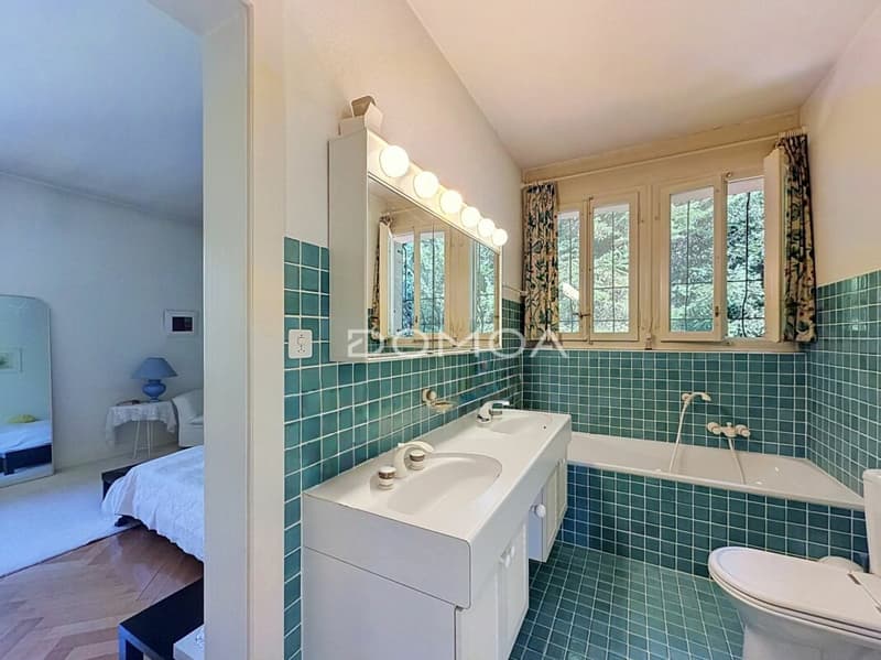 Propriété de caractère avec piscine intérieure et accès privé à la forêt (10)