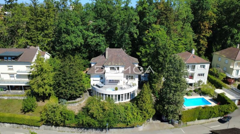 Propriété de caractère avec piscine intérieure et accès privé à la forêt (18)