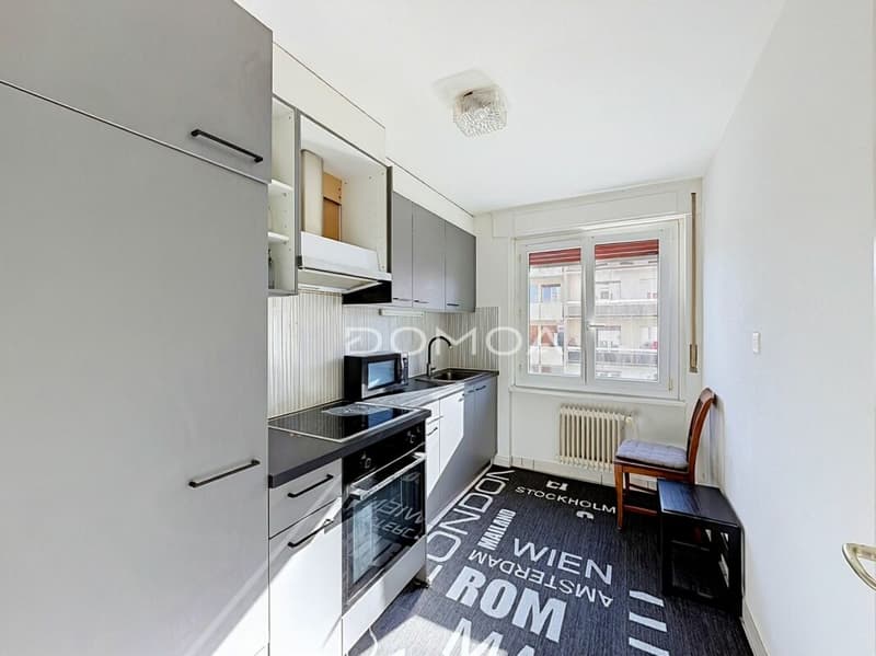 Bel appartement avec balcon de 3,5 pièces au 1er étage (3)