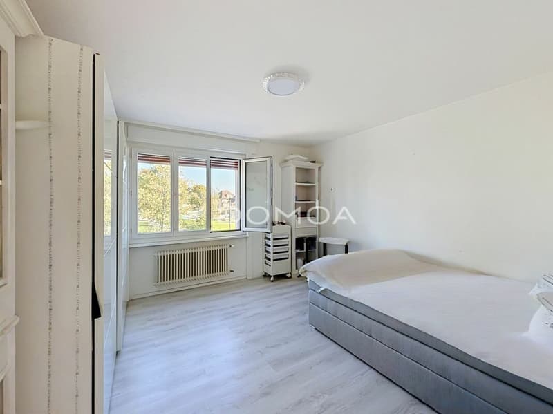 Bel appartement avec balcon de 3,5 pièces au 1er étage (4)