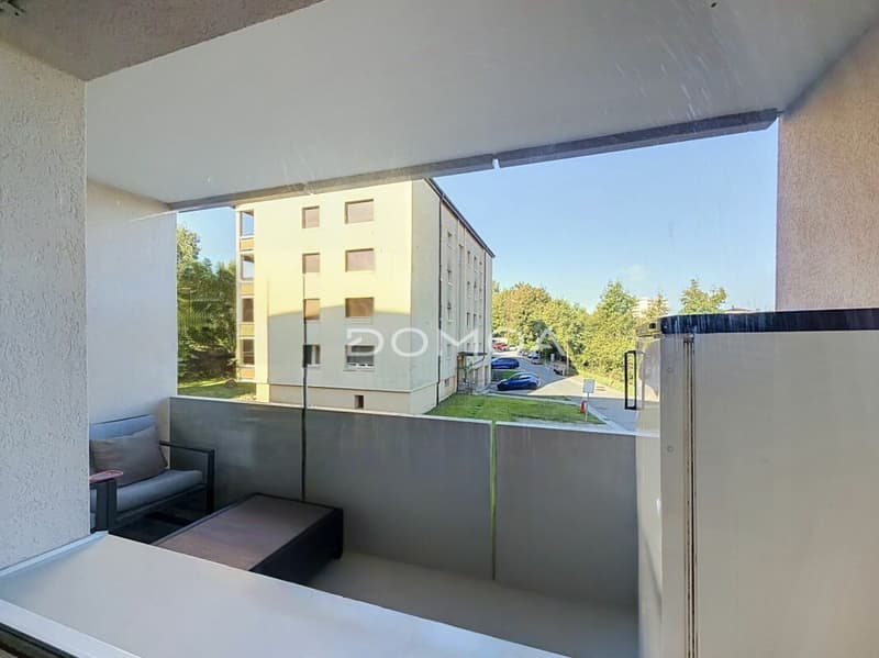 Bel appartement avec balcon de 3,5 pièces au 1er étage (8)