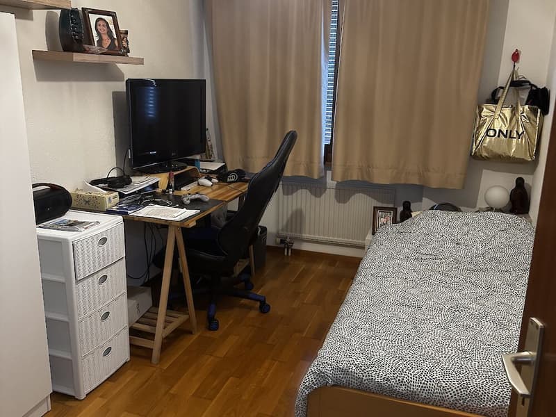 4.5 Zimmerwohnung im 2. Stock in Givisiez (6)
