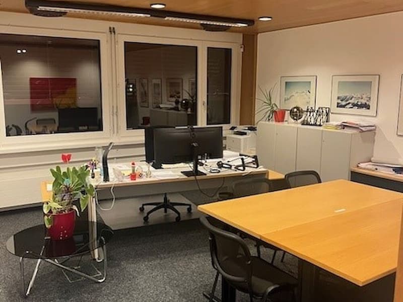 458 m² grosses Büro (in zwei oder mehr Einheiten unterteilbar) nahe des Zentrums von Fribourg (8)