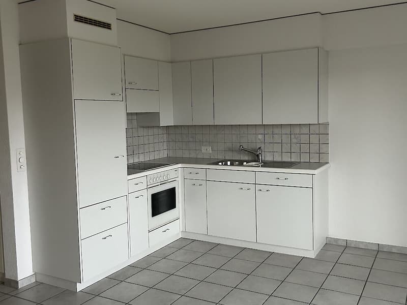 Grosszügige 2.5-Zimmerwohnung in Wünnewil (3)