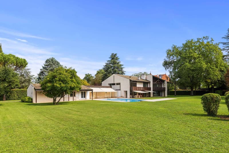 Propriété d'exception dans l'exclusif Hameau de Villette (12)