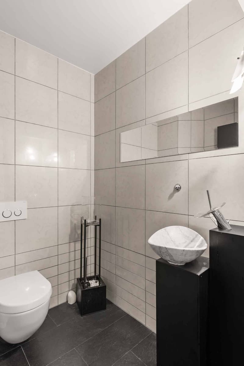 Bureau idéalement situé : 98 m² avec place de parc incluse (8)