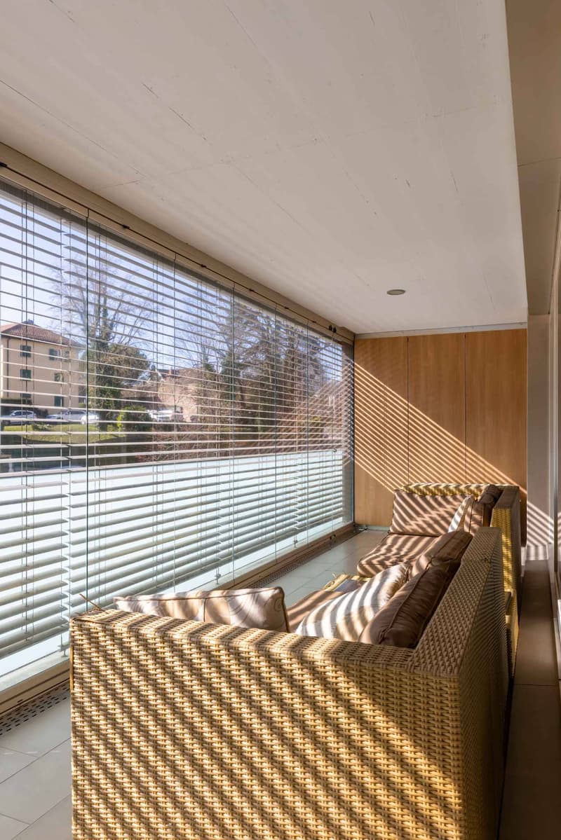 Lumineux 4.5 pièces avec grande loggia au centre de Nyon (4)