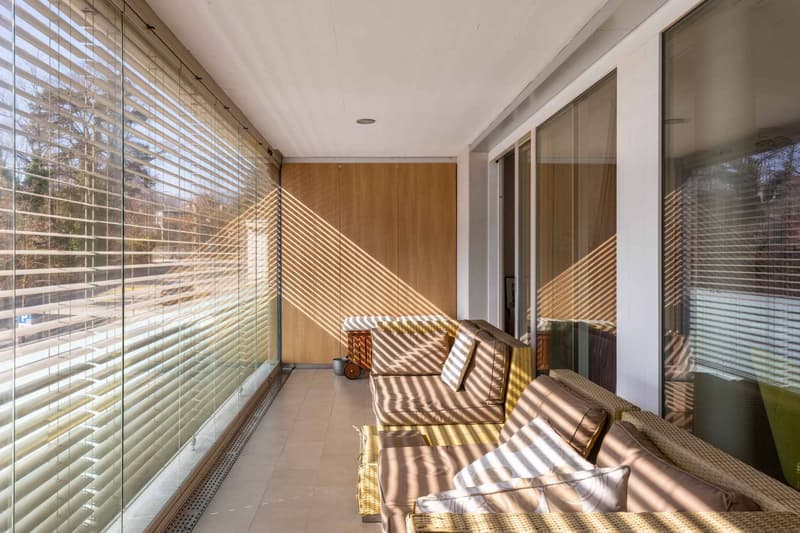 Lumineux 4.5 pièces avec grande loggia au centre de Nyon (3)
