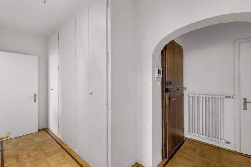 Appartement rénové dans une résidence de standing (8)