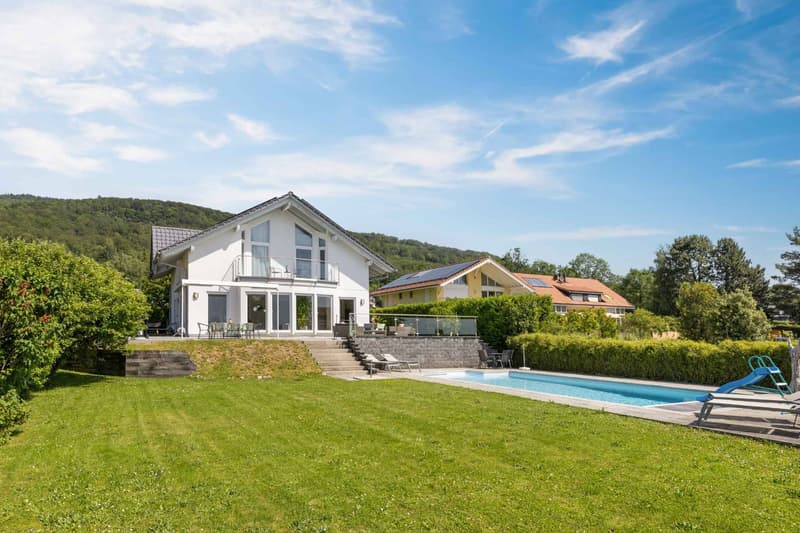 Villa moderne avec piscine et vue sur le lac, les Alpes et le Jura (3)