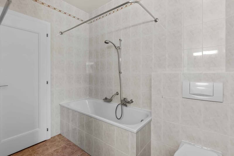 Villa de charme avec potentiel constructible (8)
