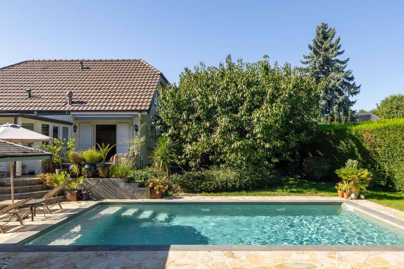 Villa individuelle de charme avec piscine et beaux volumes (13)