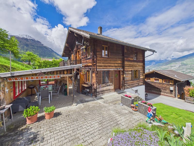 Charmantes Chalet mit Bauland und grosser Sommer-Loggia in Ergisch (3)
