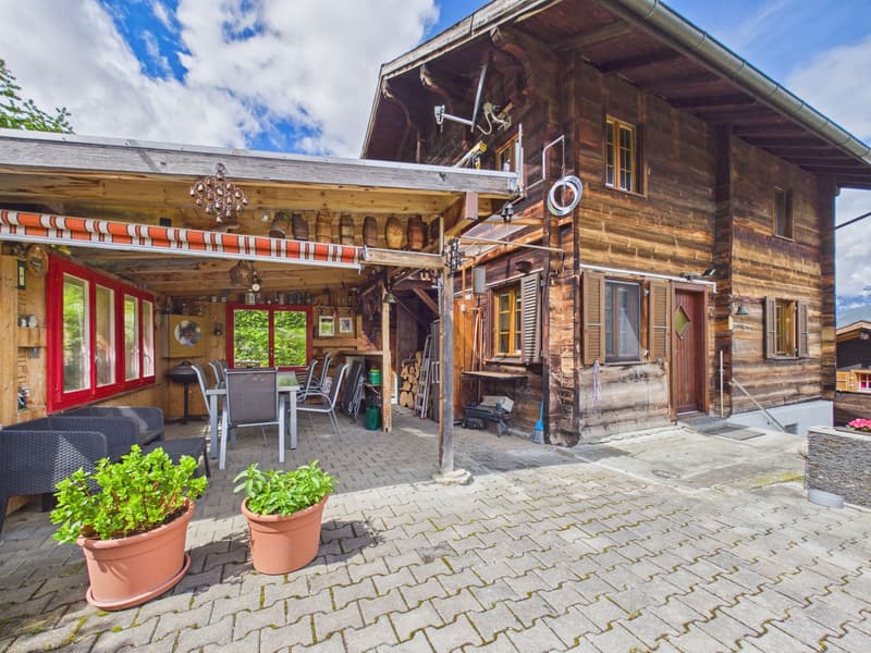 Charmantes Chalet mit Bauland und grosser Sommer-Loggia in Ergisch (7)