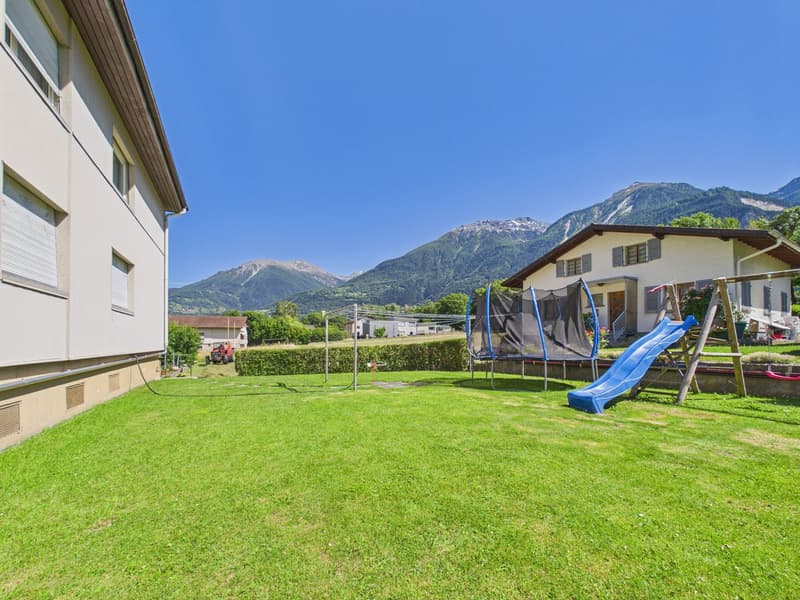 Familienfreundliche 4.5-Zimmer-Wohnung mit Balkon und traumhafter Aussicht in Susten (9)