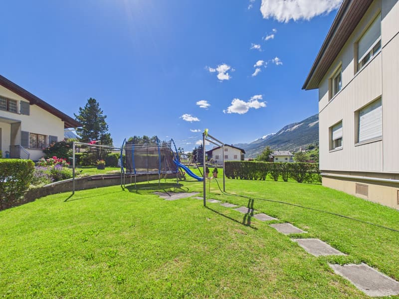 Familienfreundliche 4.5-Zimmer-Wohnung mit Balkon und traumhafter Aussicht in Susten (10)