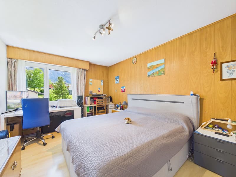 Familienfreundliche 4.5-Zimmer-Wohnung mit Balkon und traumhafter Aussicht in Susten (7)