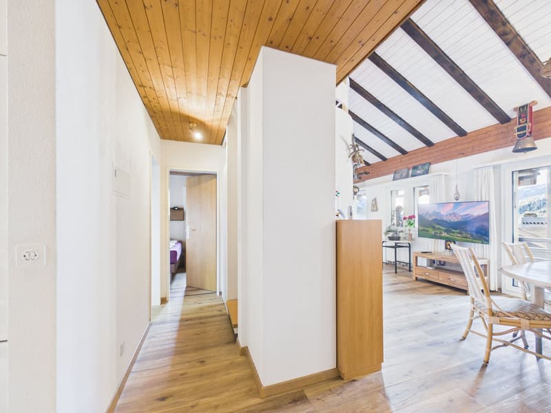 Grosszügige 4.5-Zimmer-Duplex-Attikawohnung mit Panoramablick in Ernen (5)