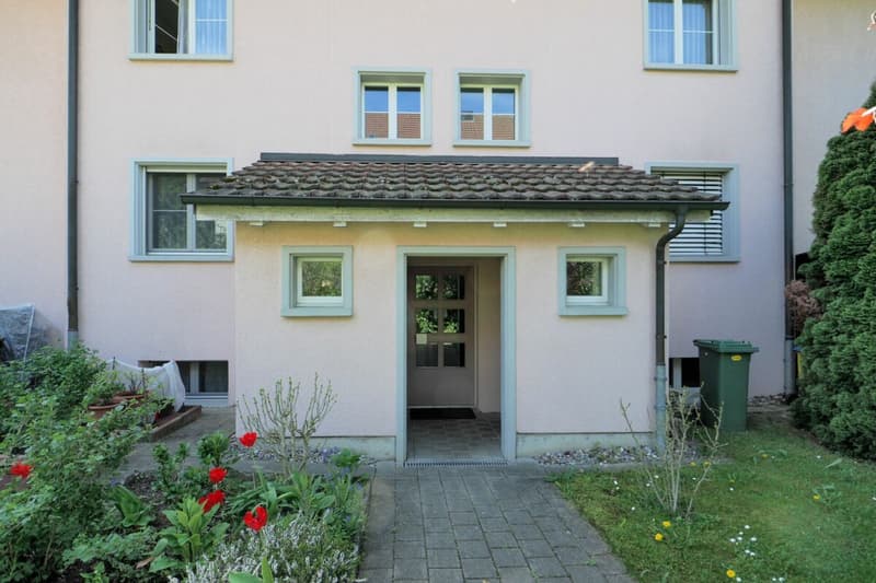 Grosszügige 3.5 (4.5) Zimmerwohnung mitten im Grünen (3)