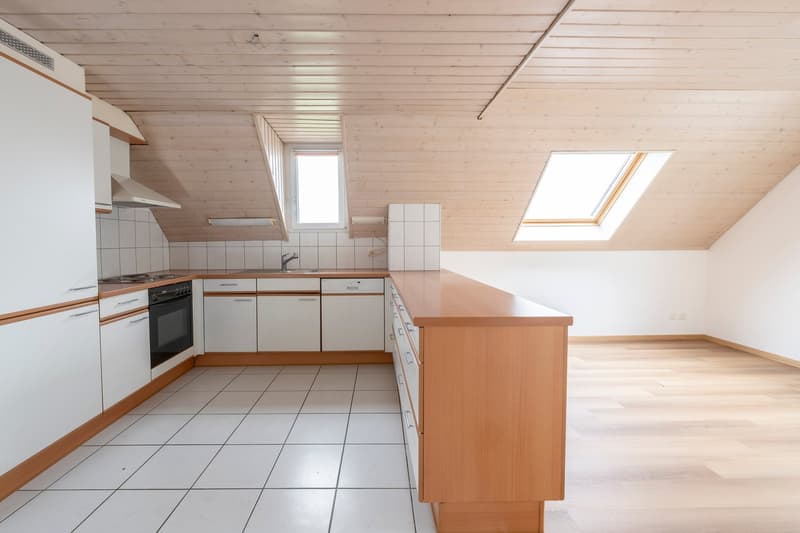 Gemütliche 5 Zimmer-Dachwohnung mit praktischem Grundriss (2)