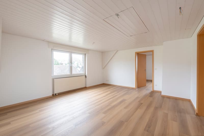 Gemütliche 5 Zimmer-Dachwohnung mit praktischem Grundriss (6)
