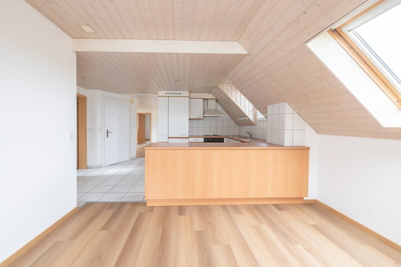 Gemütliche 5 Zimmer-Dachwohnung mit praktischem Grundriss (3)