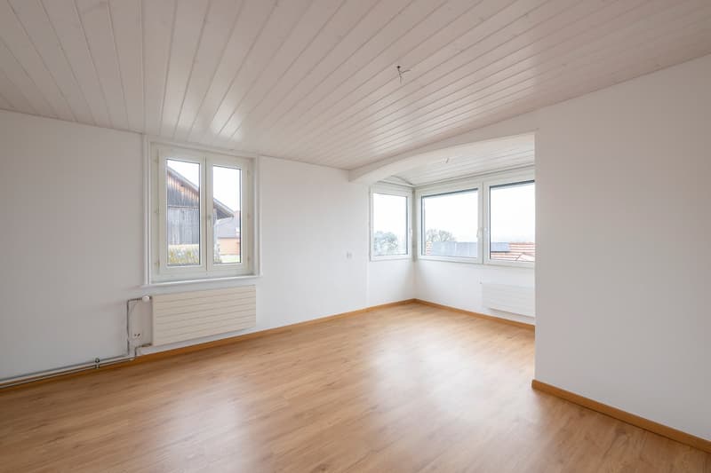 Charmante 4-Zimmer-Wohnung in ruhigem 3 Familienhaus (2)