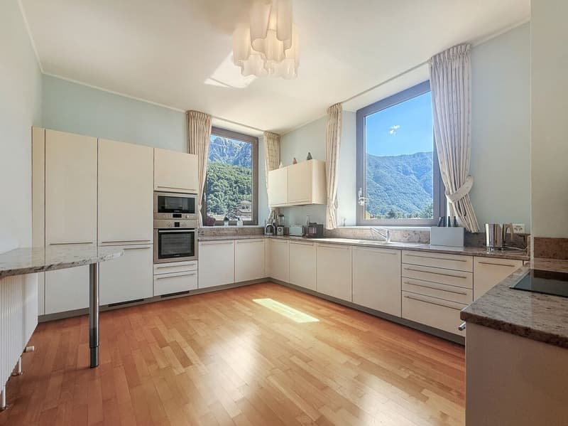Appartamento di lusso di 4.5 locali con splendida vista lago (2)