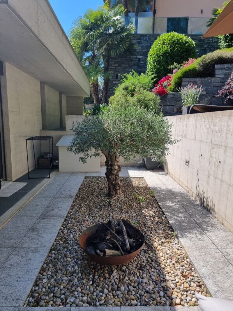 Charming 4.5-room penthouse apartment with panoramic terraces, comfort, and style (10)