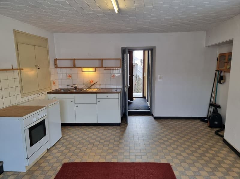 Maison 4,5 pièces + rustique à rénover, avec jardin et places de parking (4)