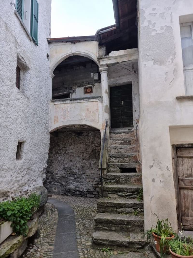 Maison 4,5 pièces + rustique à rénover, avec jardin et places de parking (6)