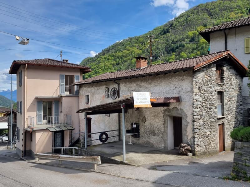 Maison 4,5 pièces + rustique à rénover, avec jardin et places de parking (5)