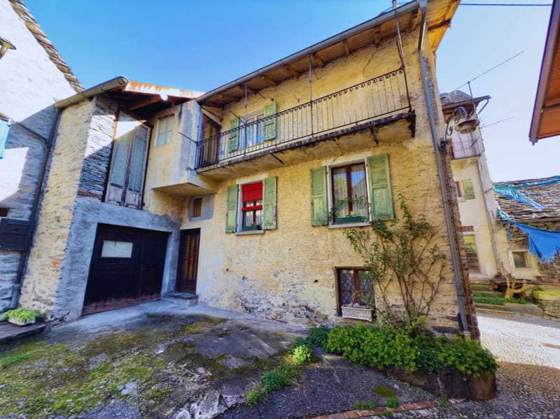 Antica casa da ristrutturare totalmente (4)