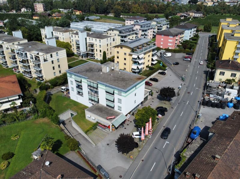 Stabile con 6 appartamenti di 3½ locali e 1 di 2½ locali (3)