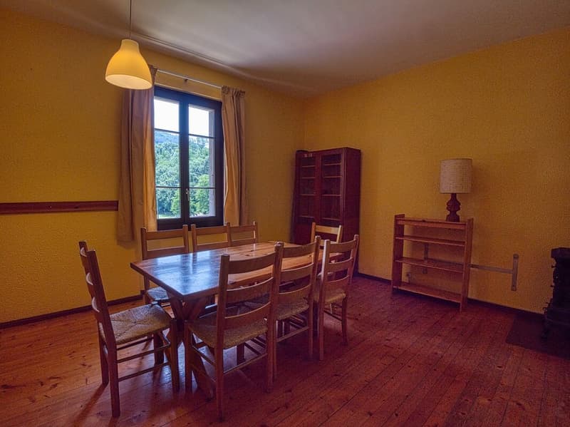 Maison multifamiliale 'Roncaccio' avec projet de 6 appartements et grand terrain constructible (4)