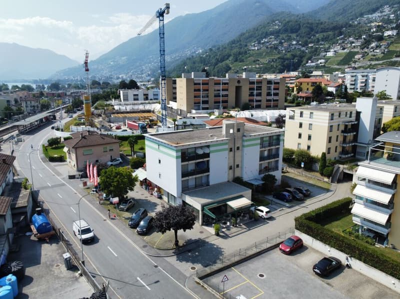 Rental property building with 6 x 3½-room apartments, 1 x 2½-room apartment, and Denner's commercial building on the ground floor (2)