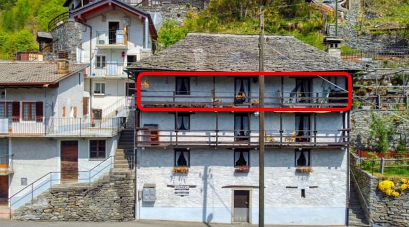 Renovated 3 ½ room apartment, in the historic core, with building land, with pergola (2)