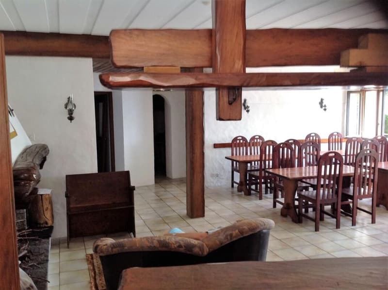 Large studio apartment, with terrace, 1 parking space and beautiful lake view (3)