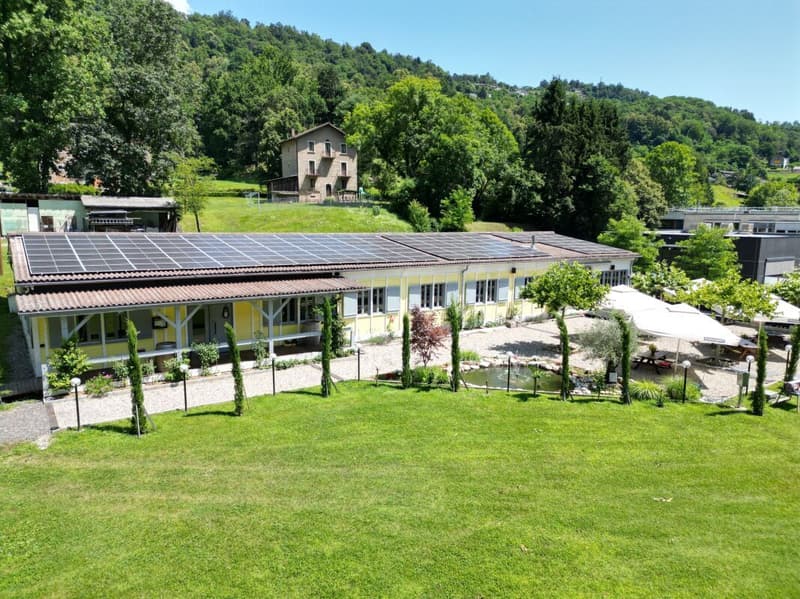 2 case plurifamiliari, 2 ristoranti, 1 piscina e ca. 25'100 m2 di terreno immersi nel verde (5)