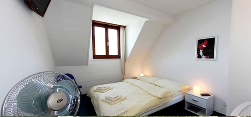 Albergo romantico al lago con spiaggia privata, ristorante e splendida vista (5)