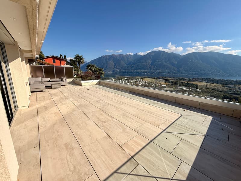 Grande Appartamento di Lusso con Ampia Terrazza e Vista Mozzafiato (6)