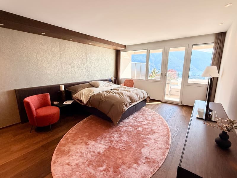 Grande Appartamento di Lusso con Ampia Terrazza e Vista Mozzafiato (5)