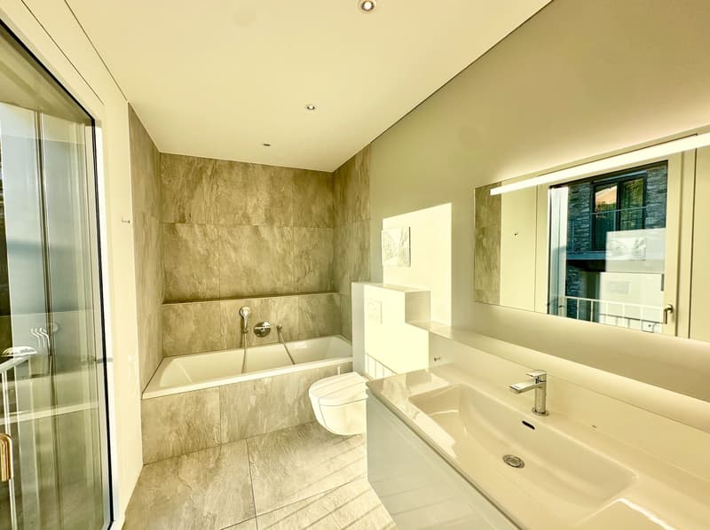 Villa Panoramica con Vista Lago e Design Unico – Via Mondacce, Minusio (21)