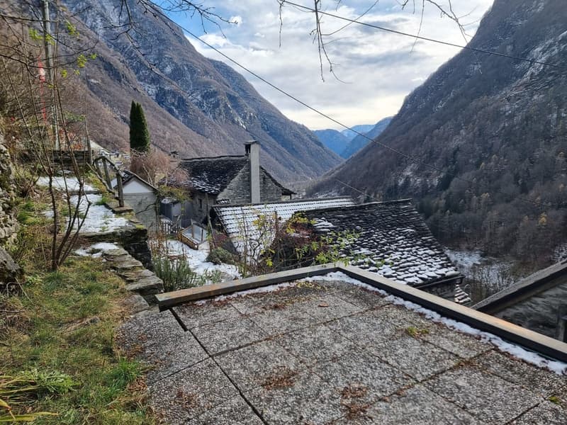 Rustique et authentique, au-dessus du Pont Romain Une petite maison charmante dans la vallée de Verzasca (9)