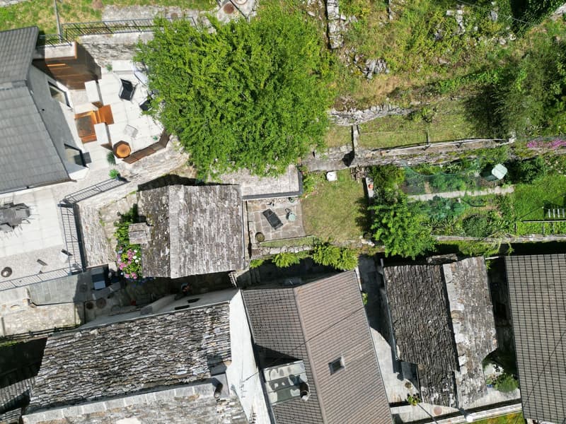 Rustikal und authentisch, über der Römischen Brücke Ein kleines, charmantes Häuschen im Verzascatal (10)