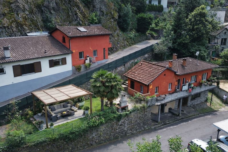 Maison de résidence secondaire avec deux appartements, garage et jardin (7)