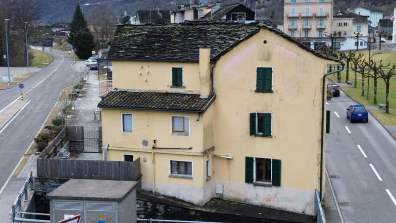 Maison multifamiliale rénovée avec 3 appartements au centre de Cevio (3)