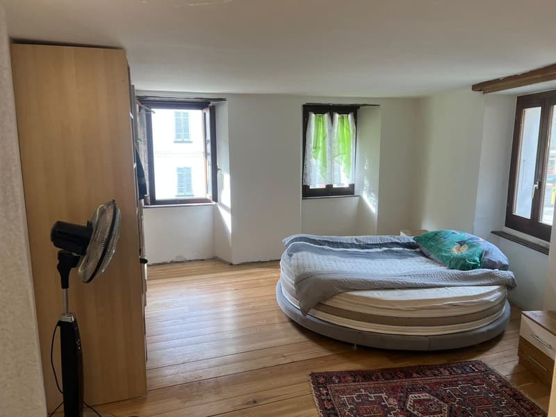 Maison multifamiliale rénovée avec 3 appartements au centre de Cevio (12)